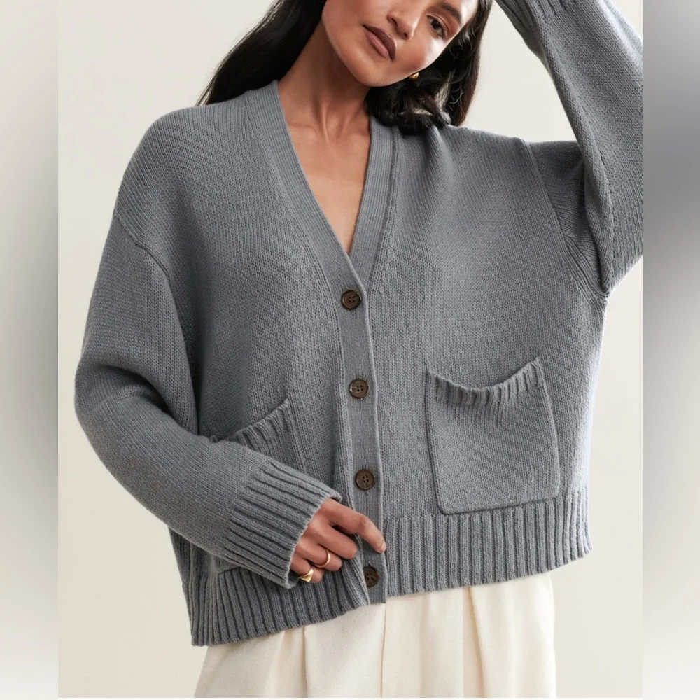 Jenni Kayne Gray V-Neck Button Front Cropped Cardigan - Picture 1 of 7